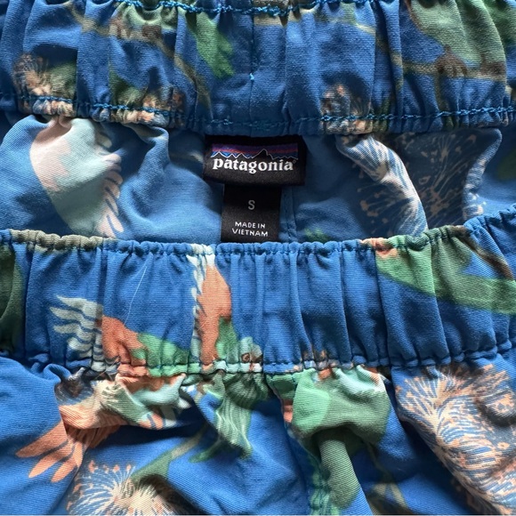 Patagonia Women’s Barely Baggies Parrots Small - Picture 3 of 6